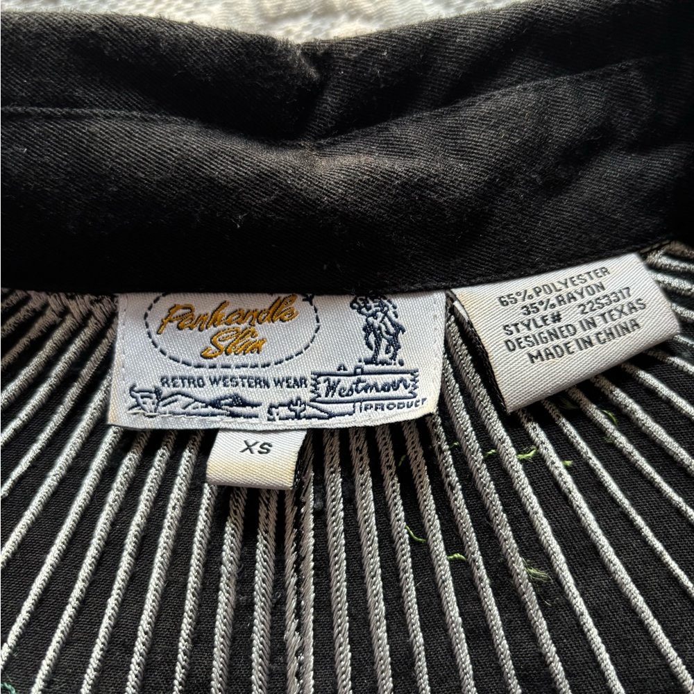 Vintage Panhandle slim fit black western button down with decorative embroidery - Picture 4 of 11